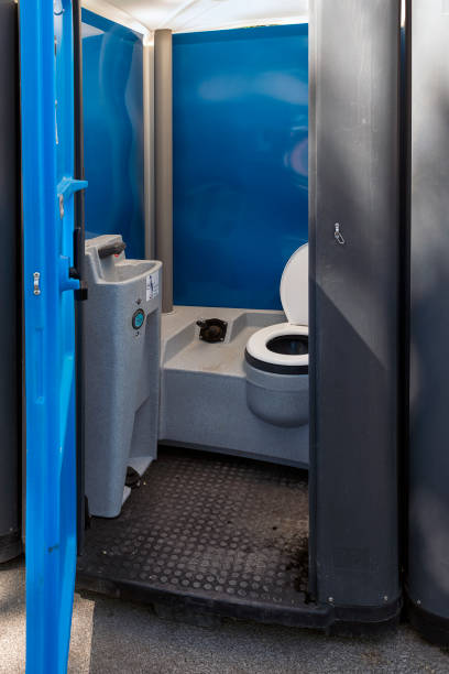 Best Portable toilet rental cost  in Ives Estates, FL